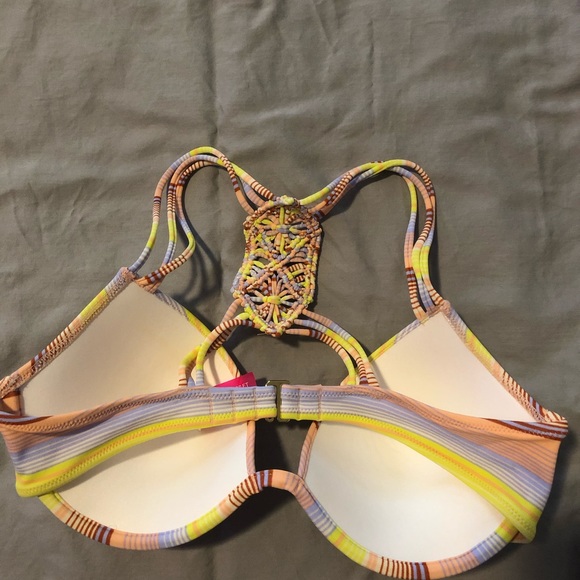 Victoria’s Secret swim top - Picture 2 of 3